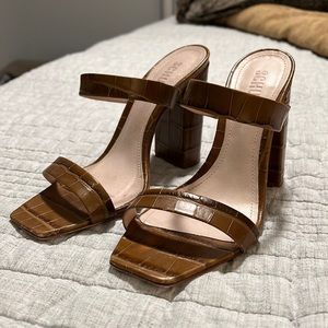 SCHUTZ; Brown Croc Heels; Size: 7.5